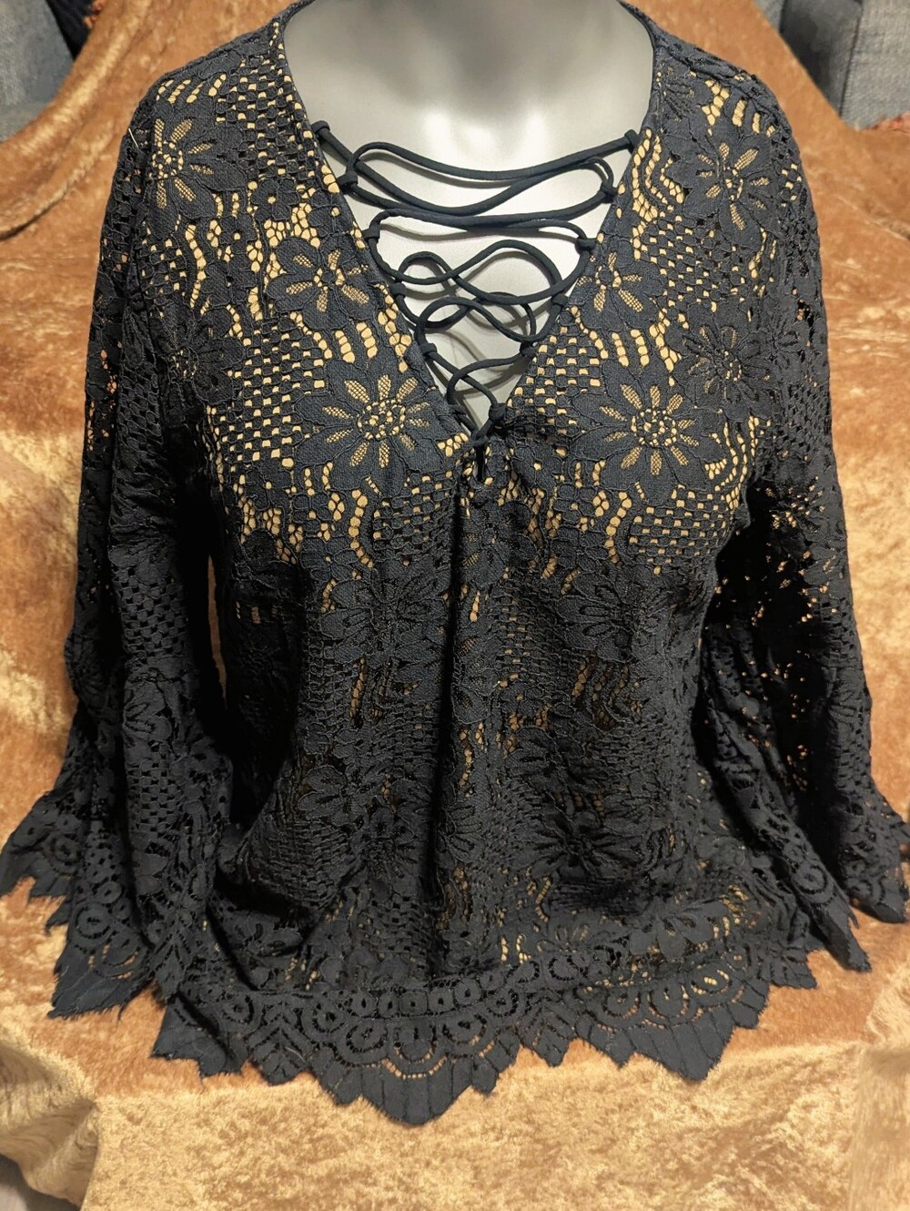 Entro Lace Bell Sleeve Boho Top Size Small